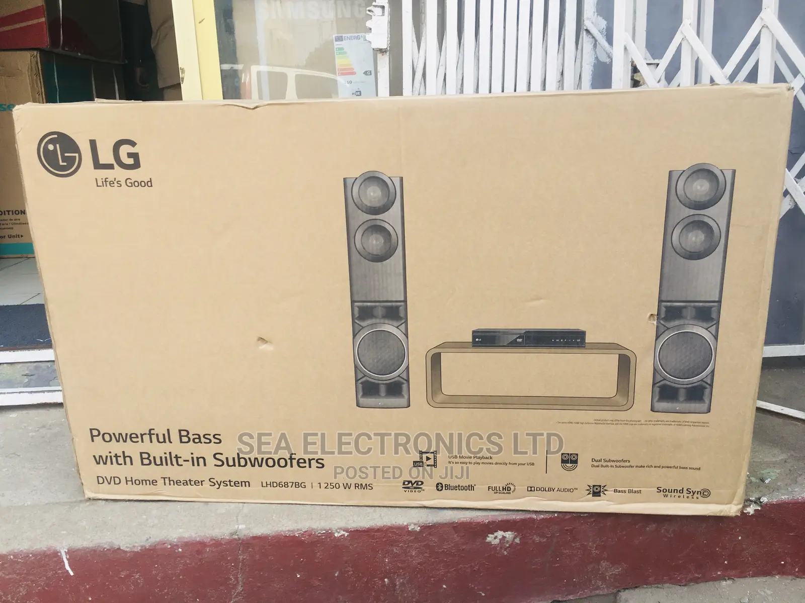 LG LHD687BG 4.2 Channel 1250 Watts Home Theater