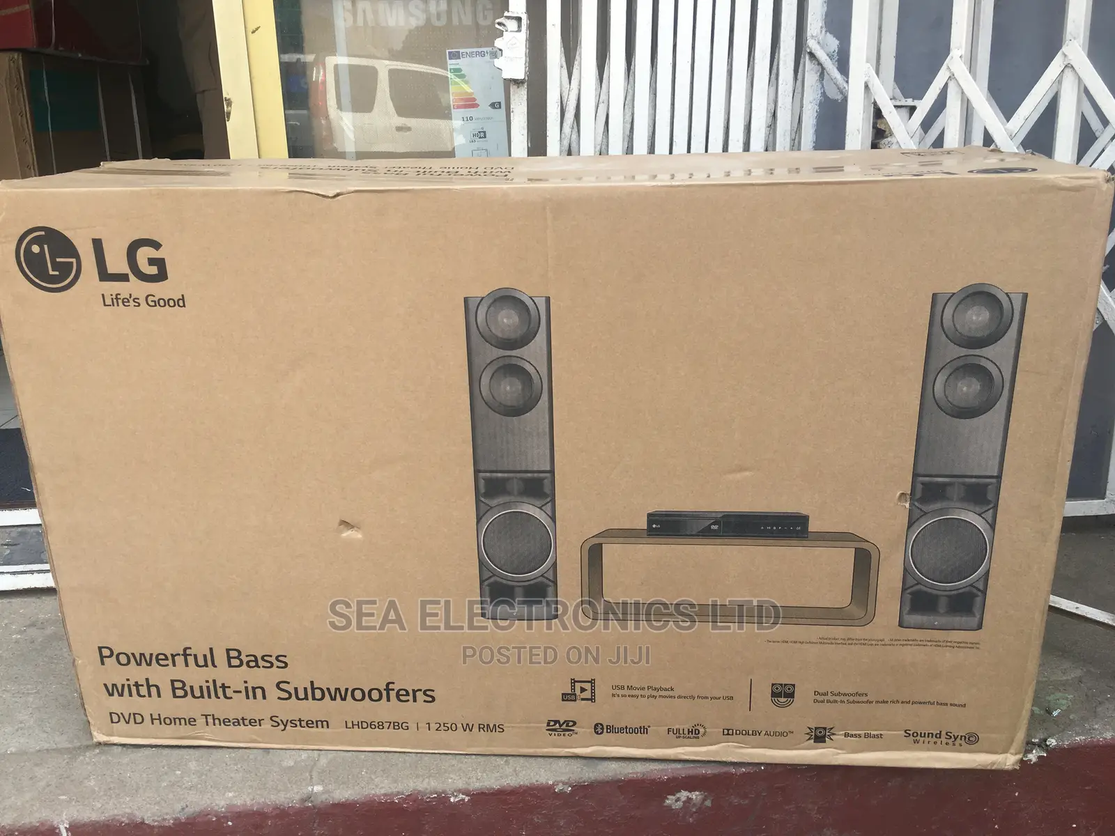 LG LHD687BG 4.2 Channel 1250 Watts Home Theater