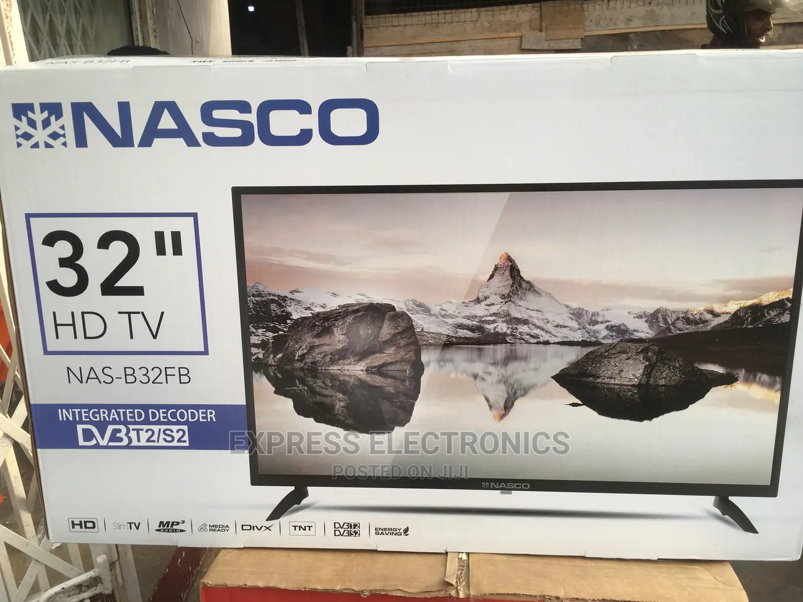 Brand New 32”Nasco Satellites Led + Wallmount/Tv Guard