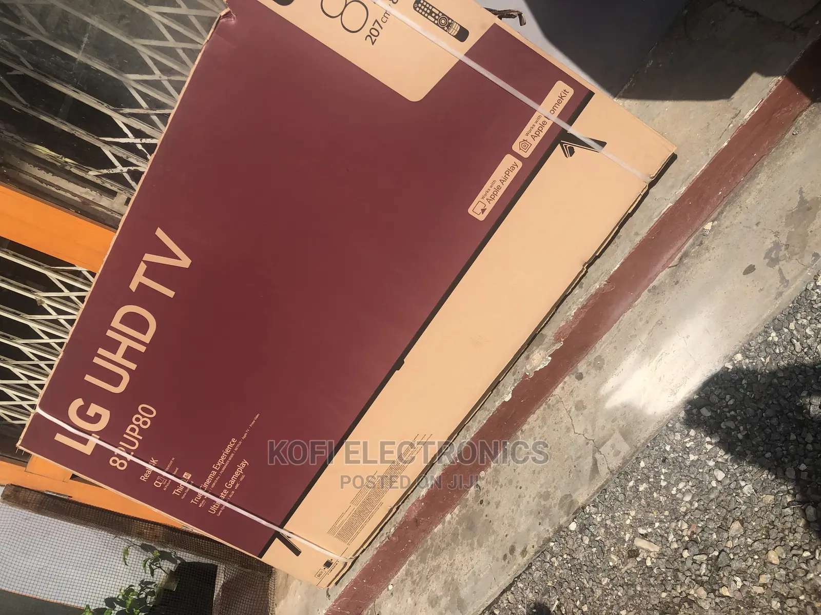 Dolby Vision LG UHD TV 82 Inch UP80 Series Screen Design