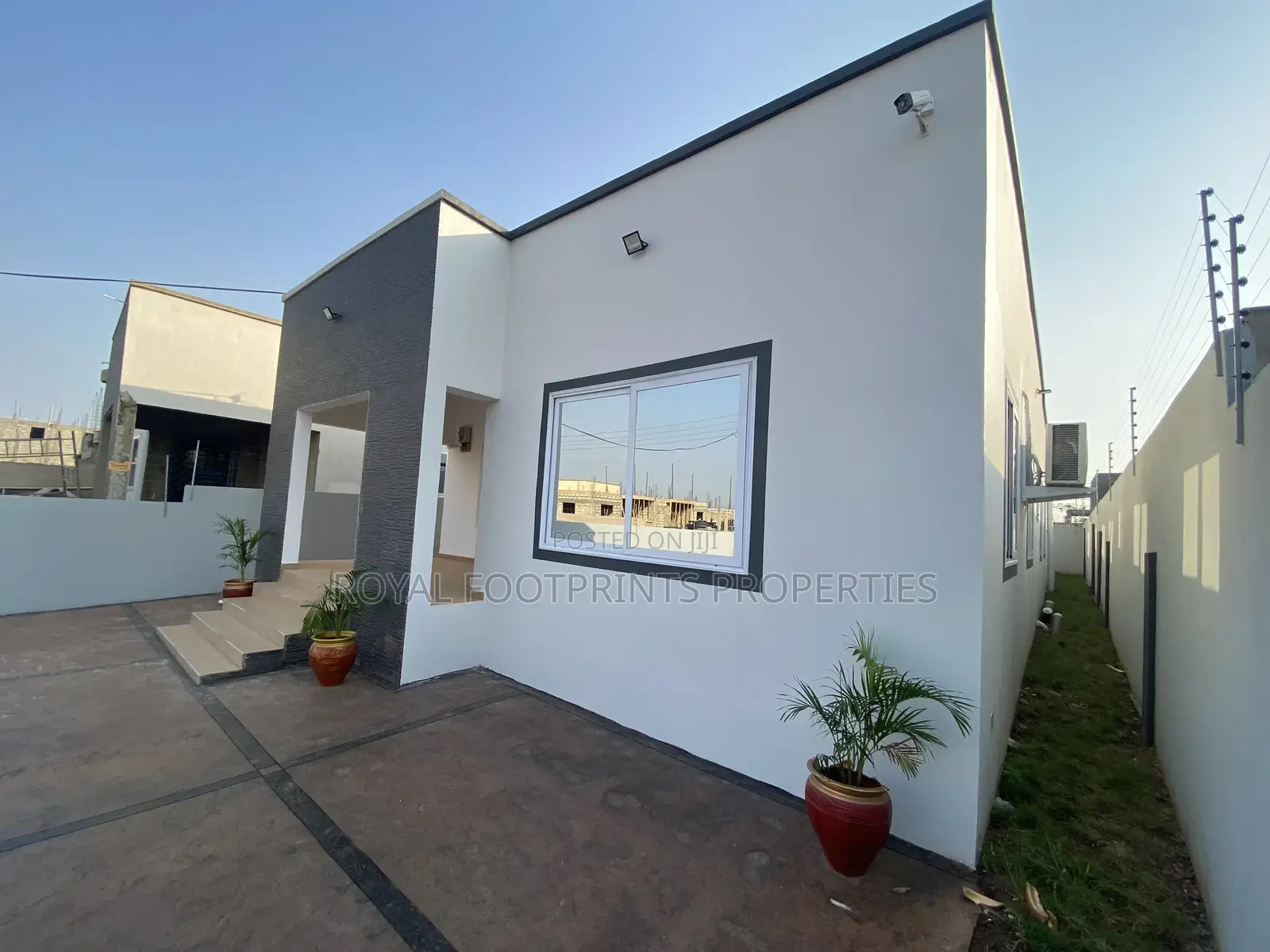 3bdrm House in Royal Footprints, Lake Side Estate for sale