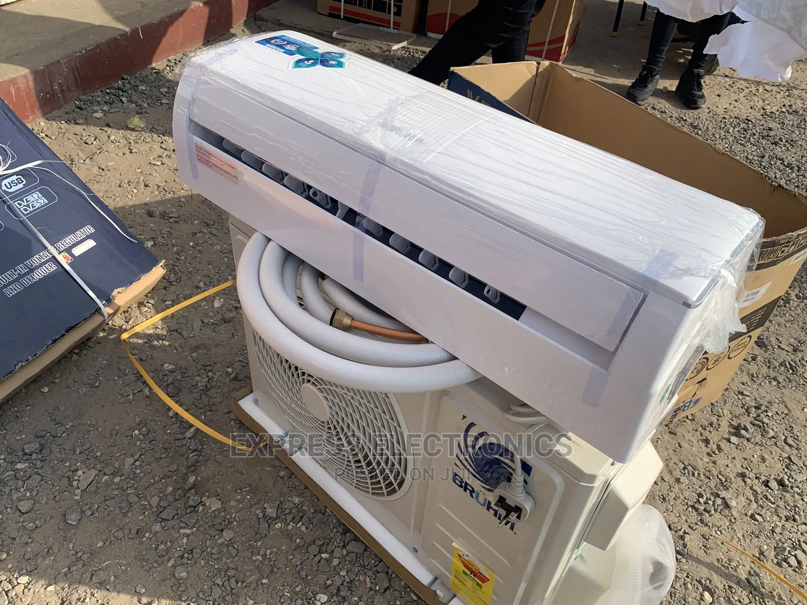 Split Type Bruhm 2.5hp R410gas High Chilling+Bracket
