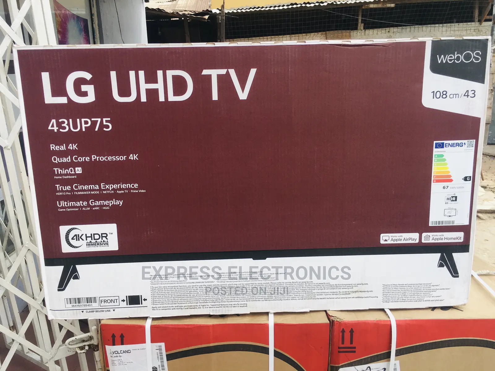 Affordable Quality 43” UHD LG Smart+Wallmount/Tv Guard