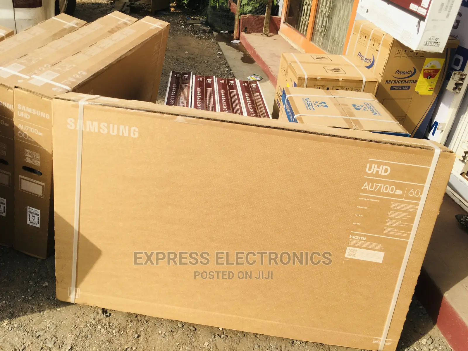 Sleek Design Samsung 60”Smart AU7172 UHD Bluetooth TV