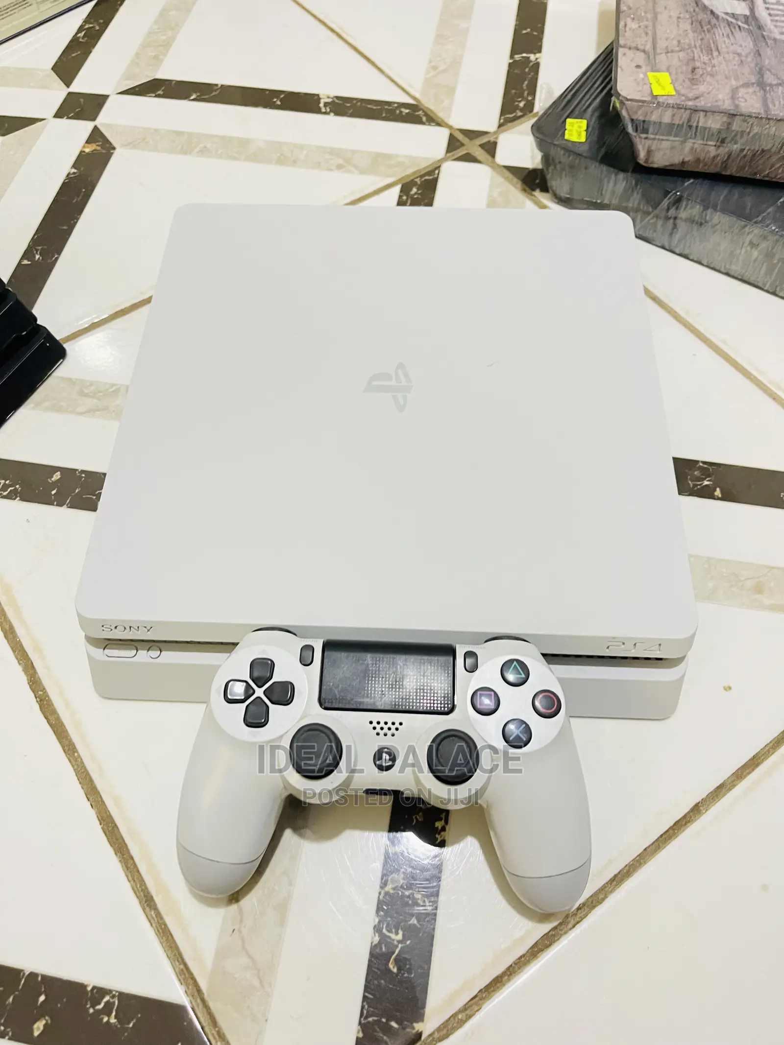 Playstation 4 Slim White Edition With Games