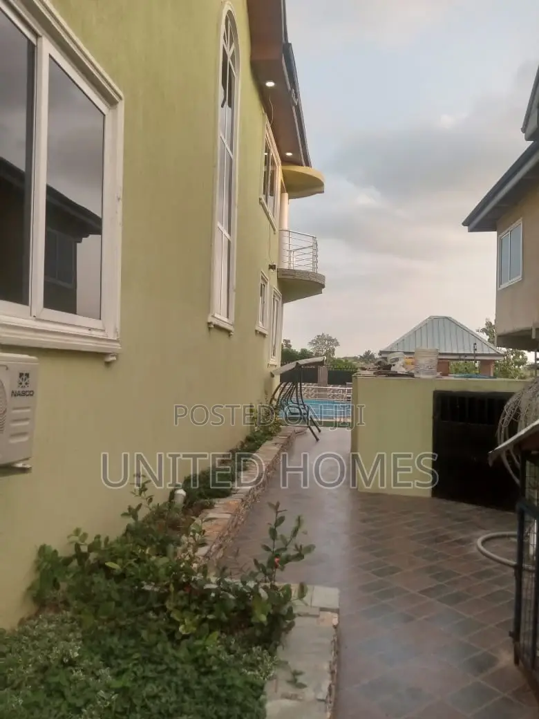 4bdrm House in Pokuase for Sale