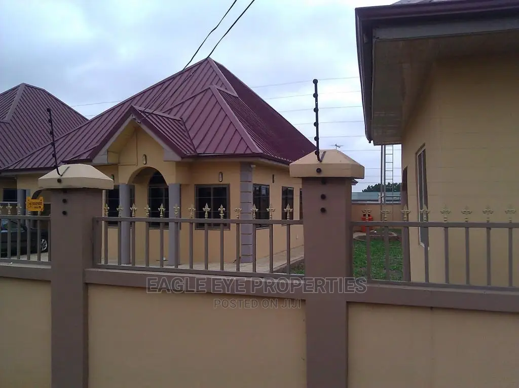3bdrm House in Oyarifa for Sale