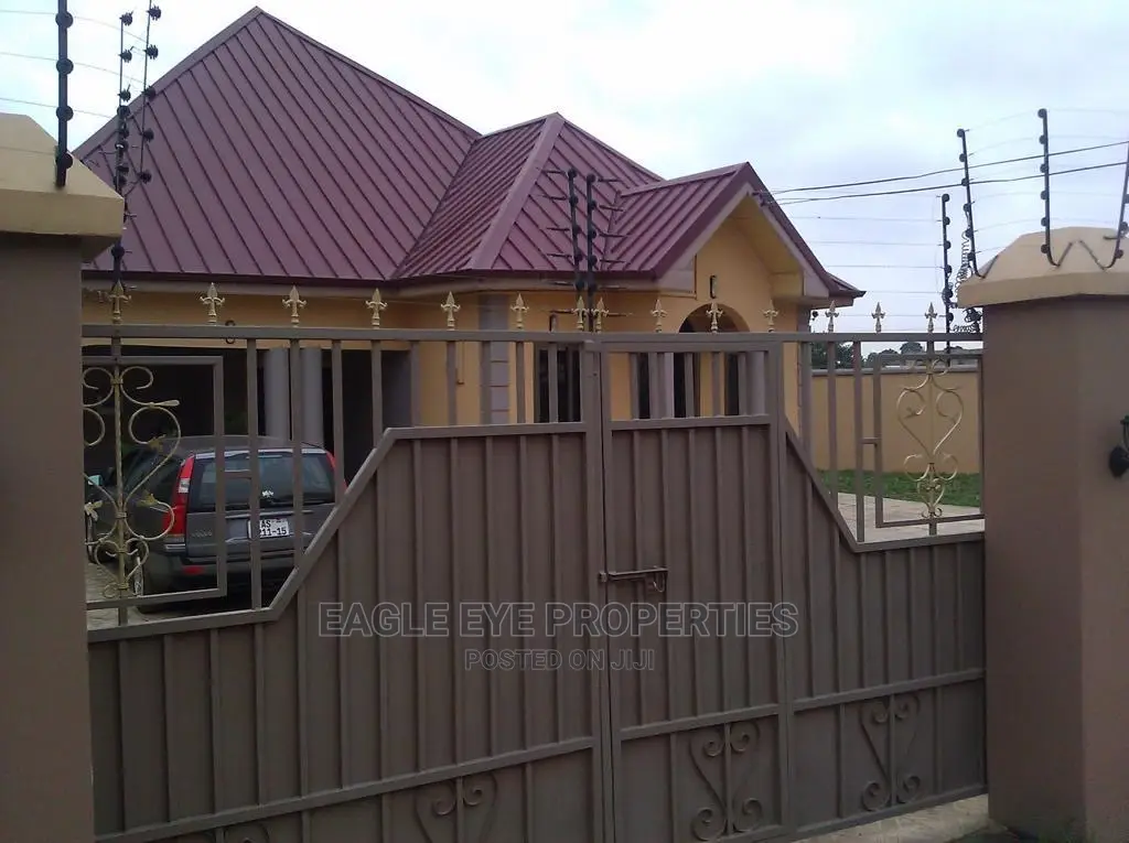 3bdrm House in Oyarifa for Sale