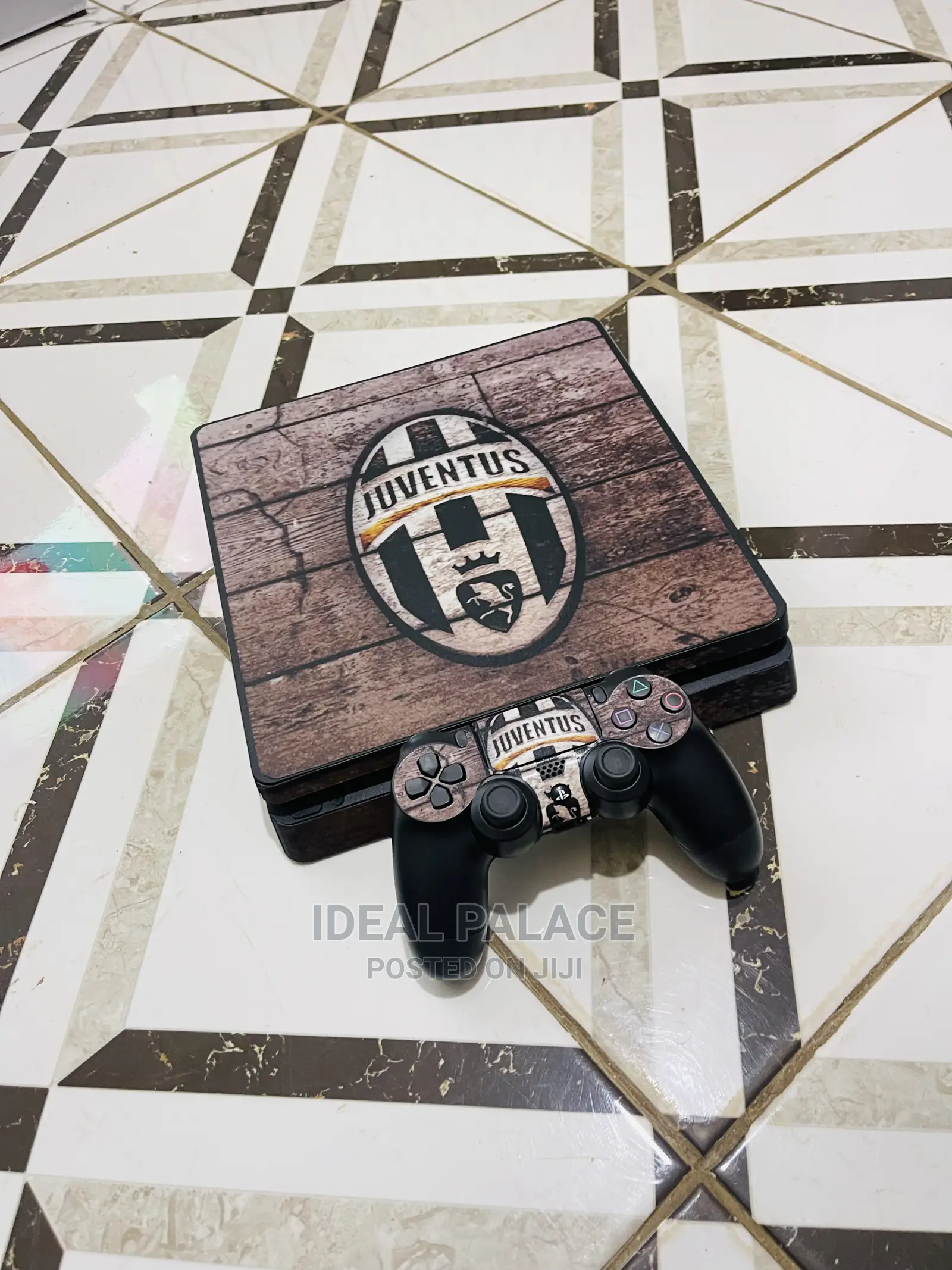 Ps4 Slim With Games. Juventus Skin Edition