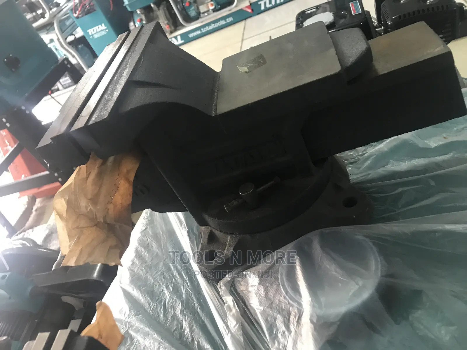 Total Bench Vice (8”)