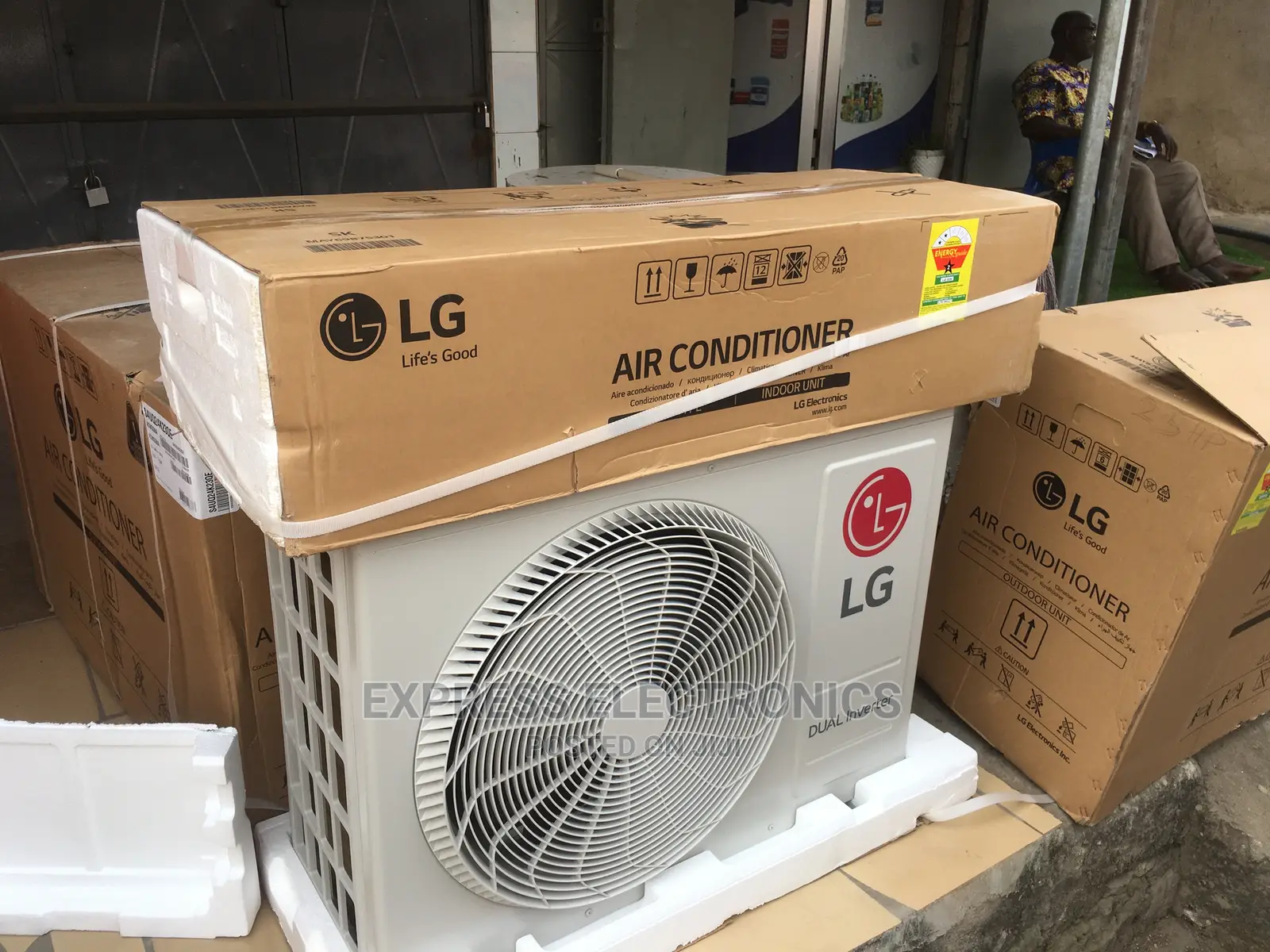 Eco Friendly AC LG 2.0hp Dual Artcool Inverter (Black)