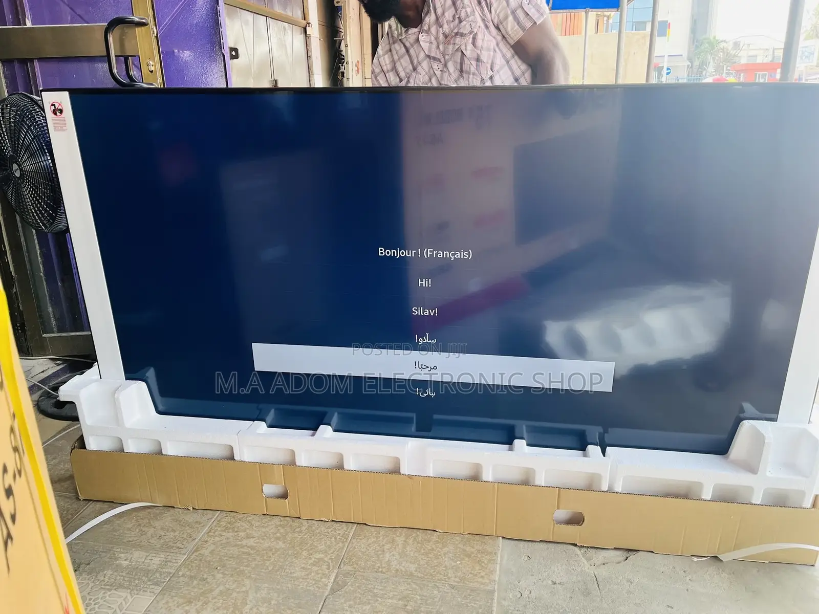 With Dynamic Crystal Colors Samung 55 Series 8 Smart Tv