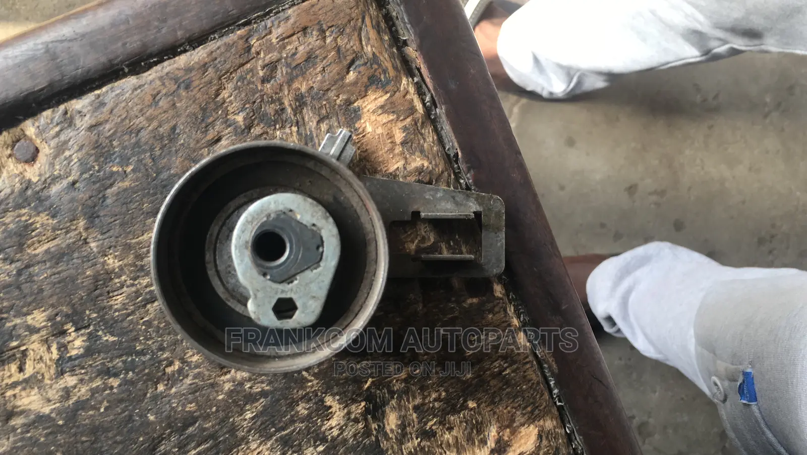 Kia Carnival Adjuster Roller