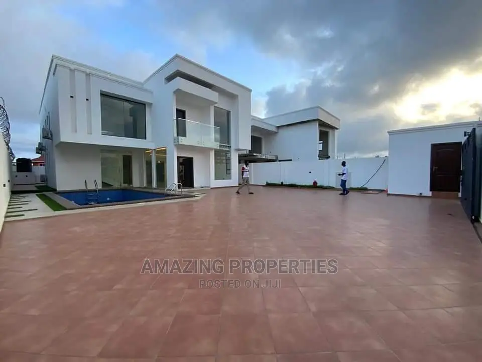 4bdrm House in 4 Bedroom House East for Sale