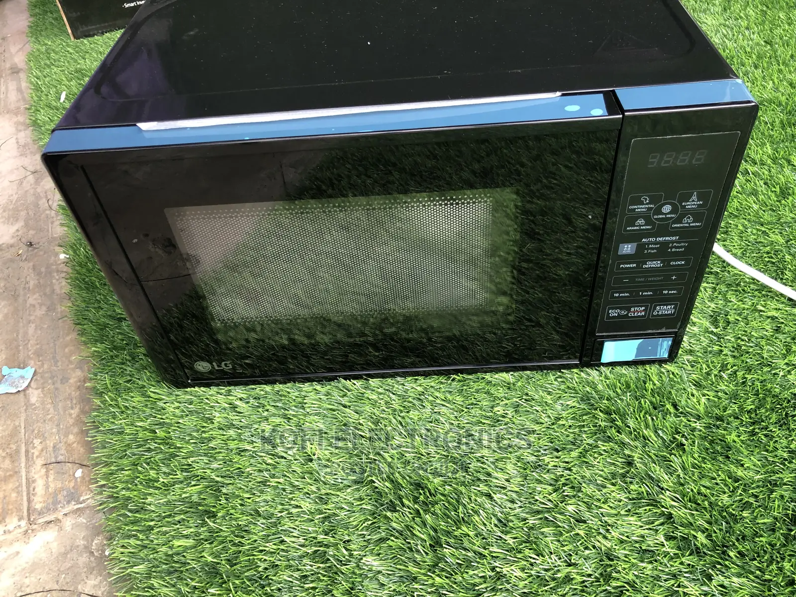 Lg 20l Digital Solo Microwave Oven| 700w [Ms2042db]