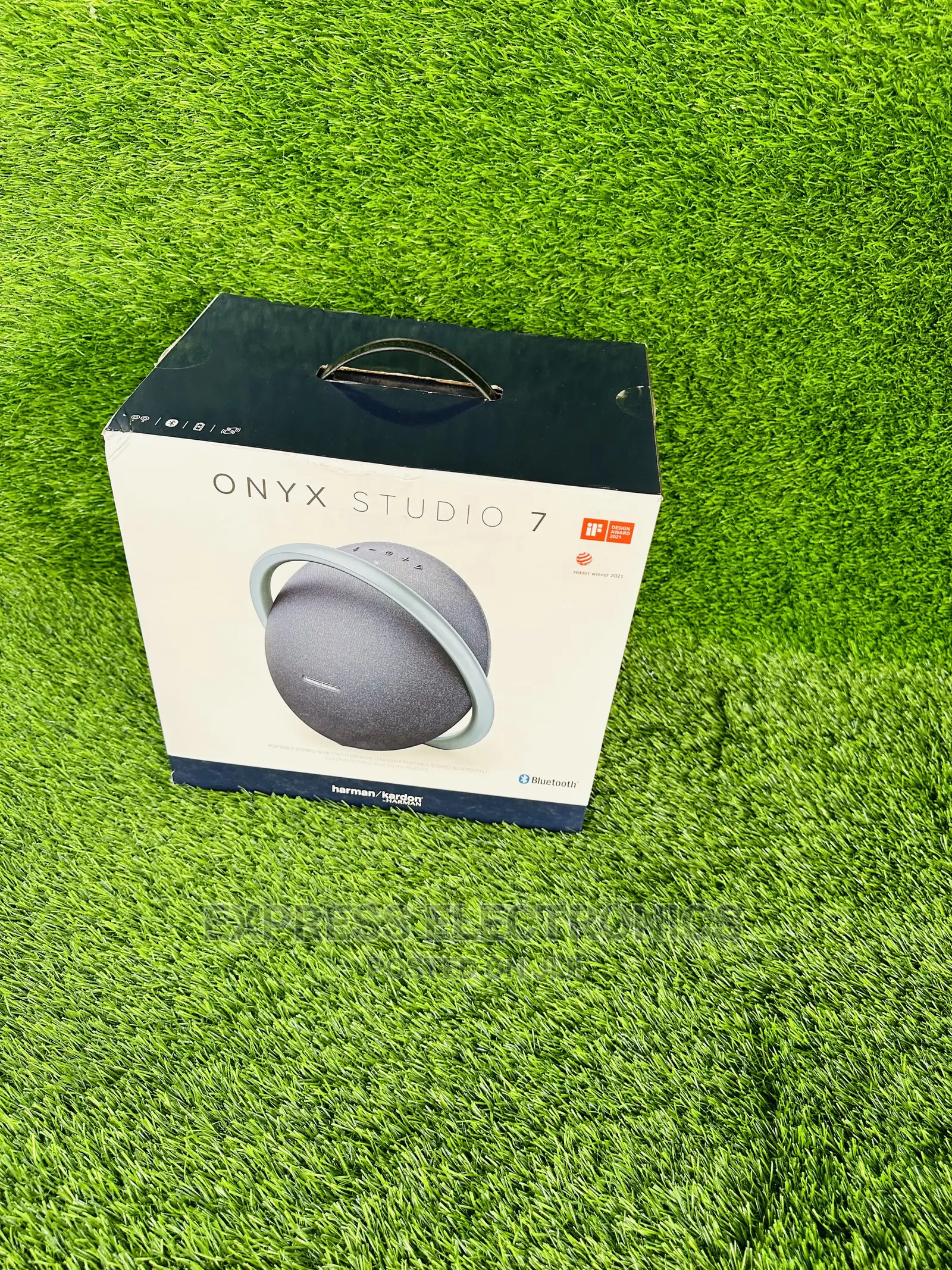 8 Hours of Battery Life Double Musical Possibilities Onyx7