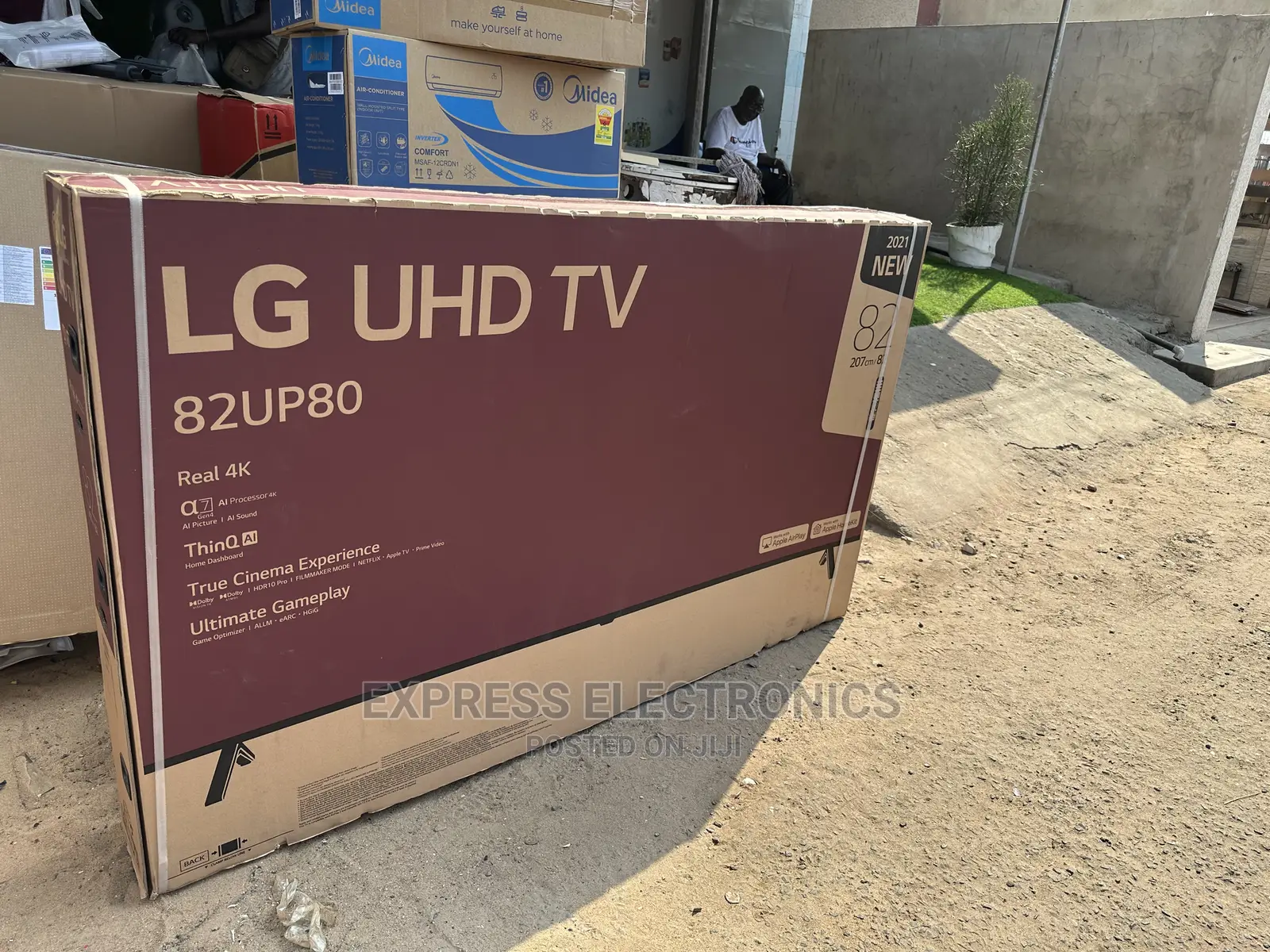 UHD Smart LG 82”Up8050 +Soundbar New Update