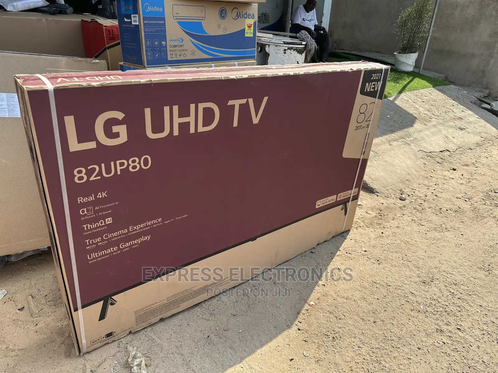 UHD Smart LG 82”Up8050 +Soundbar New Update