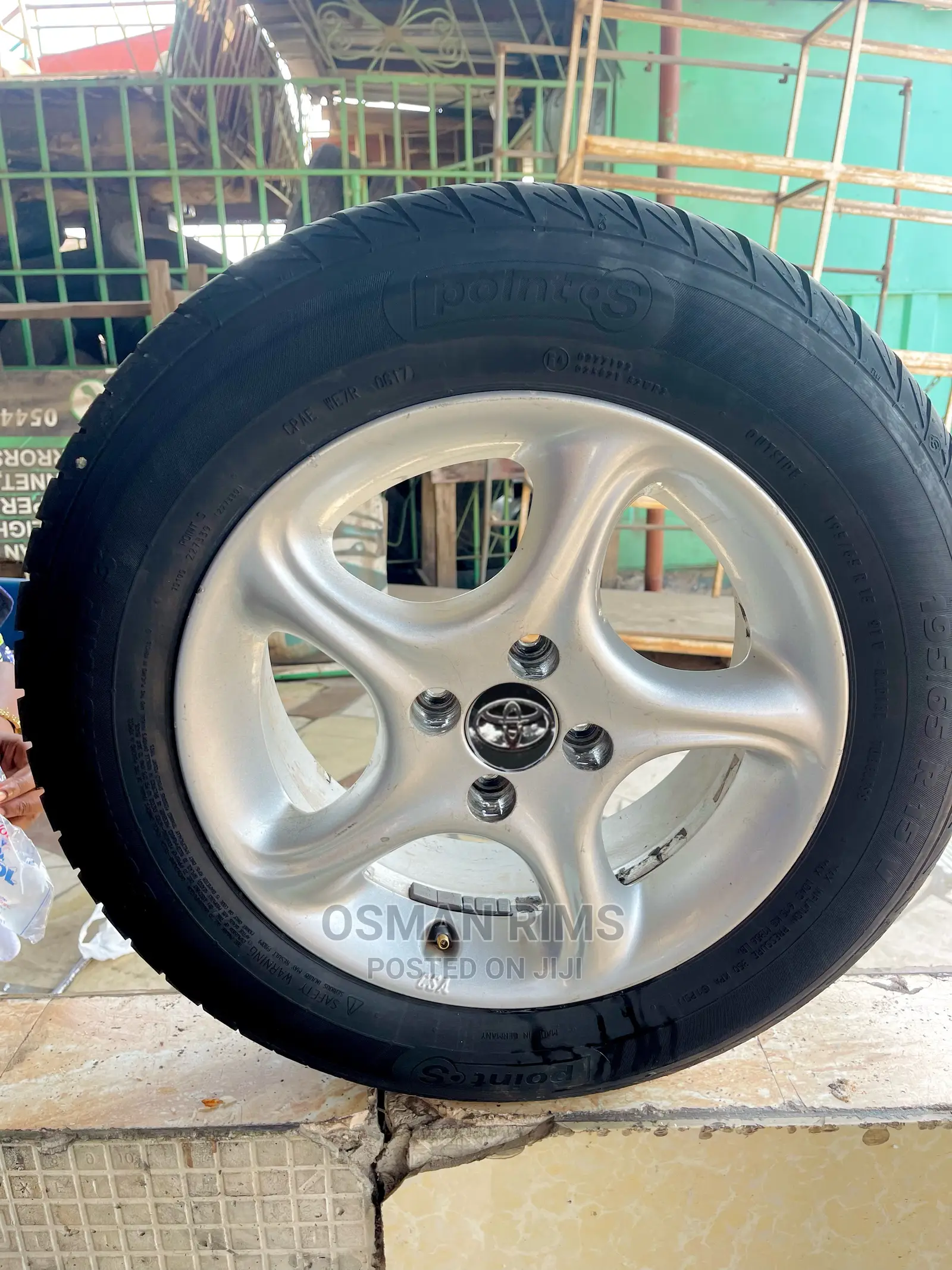 Toyota Yaris Rim 15 .