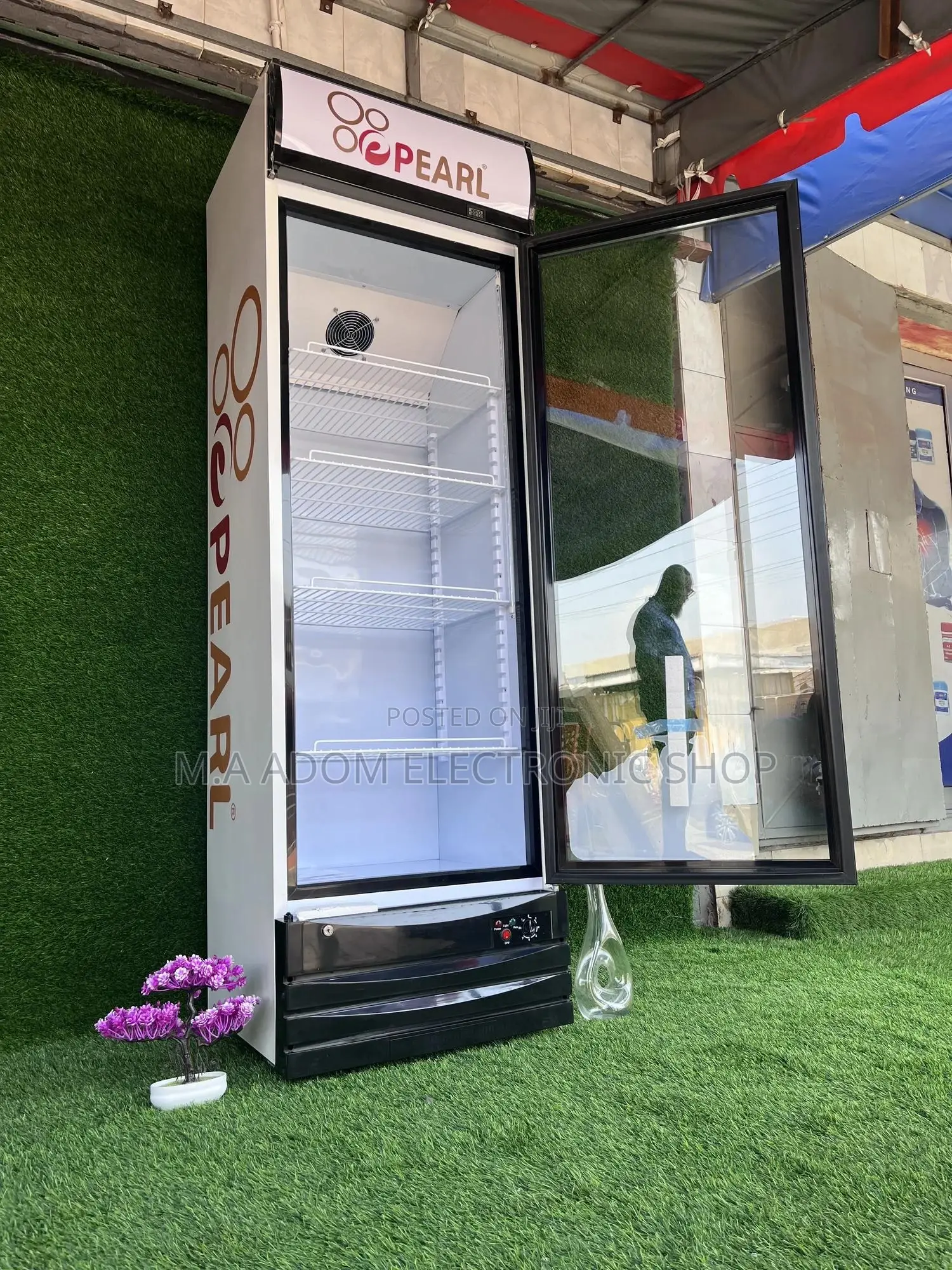 Showcase Fridge Pearl 318litres With Internal Led Light