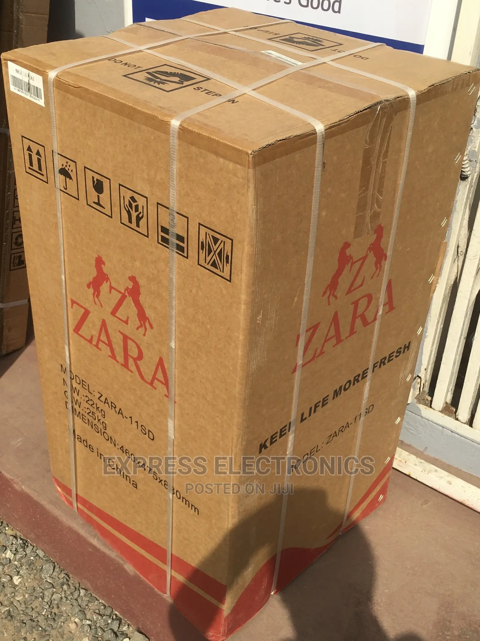 Zara Compact Tabletop 80L Internal Light LED Fridge