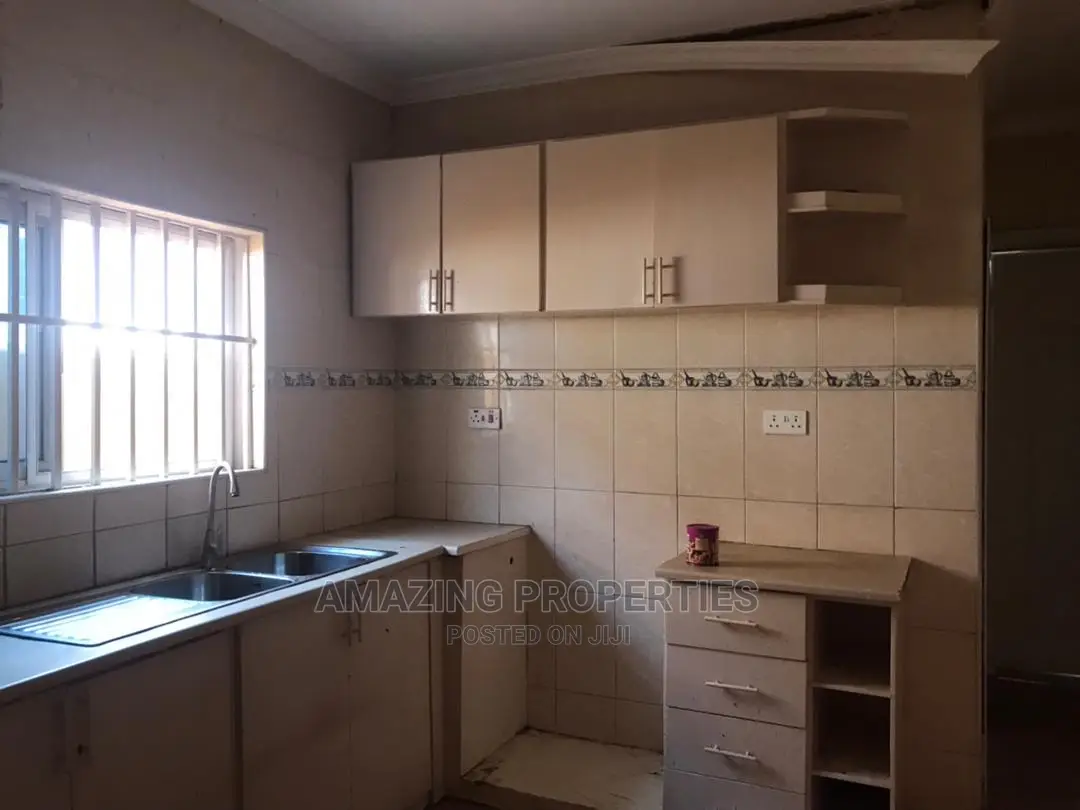 3bdrm House in Spintex Batsonaa for rent
