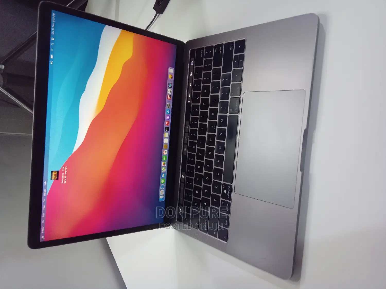 Macbook M1 Screen Foresale