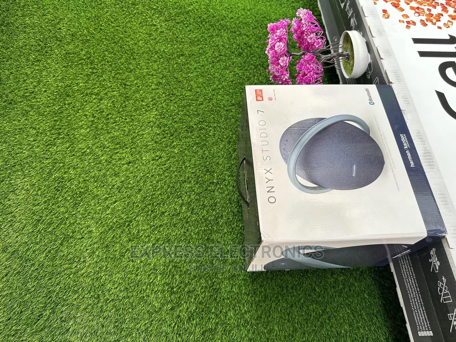 True Sound Onyx Harman Kardon Studio 7 Speaker