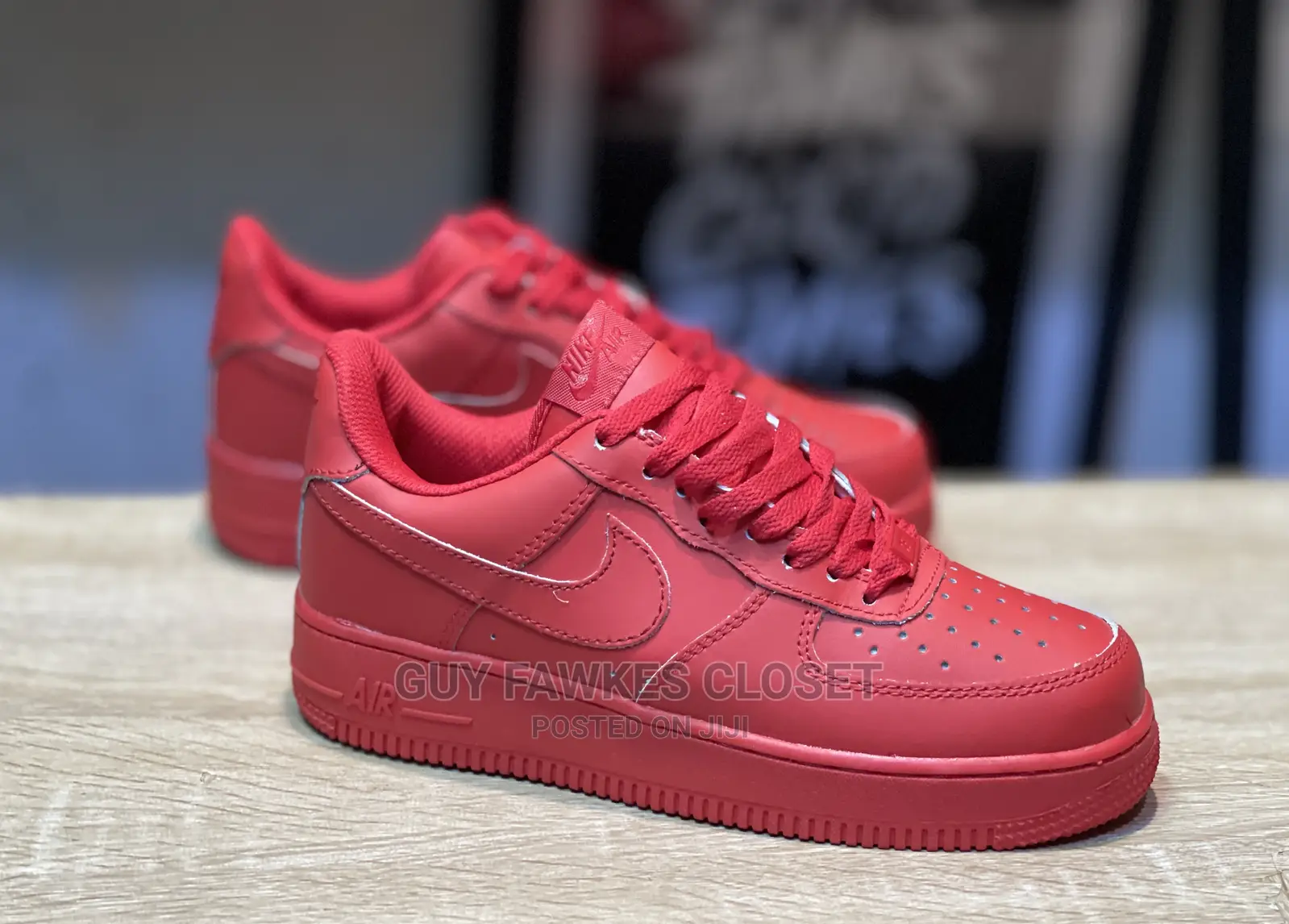 Nike Air Force 1 Triple Red