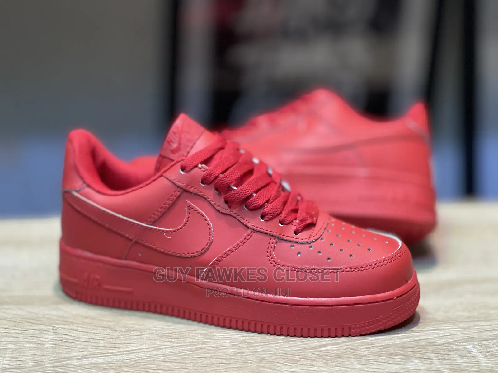Nike Air Force 1 Triple Red