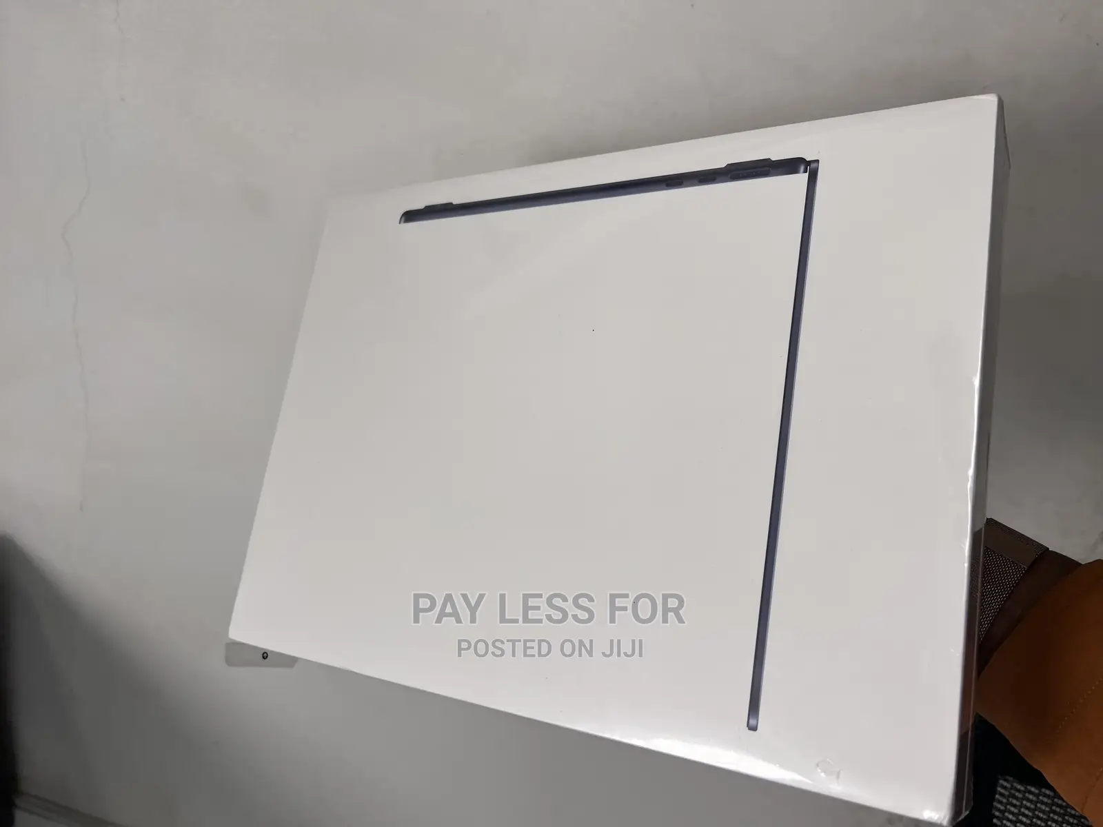 New Laptop Apple MacBook Air 2022 M2 8GB Apple M2 SSD 256GB