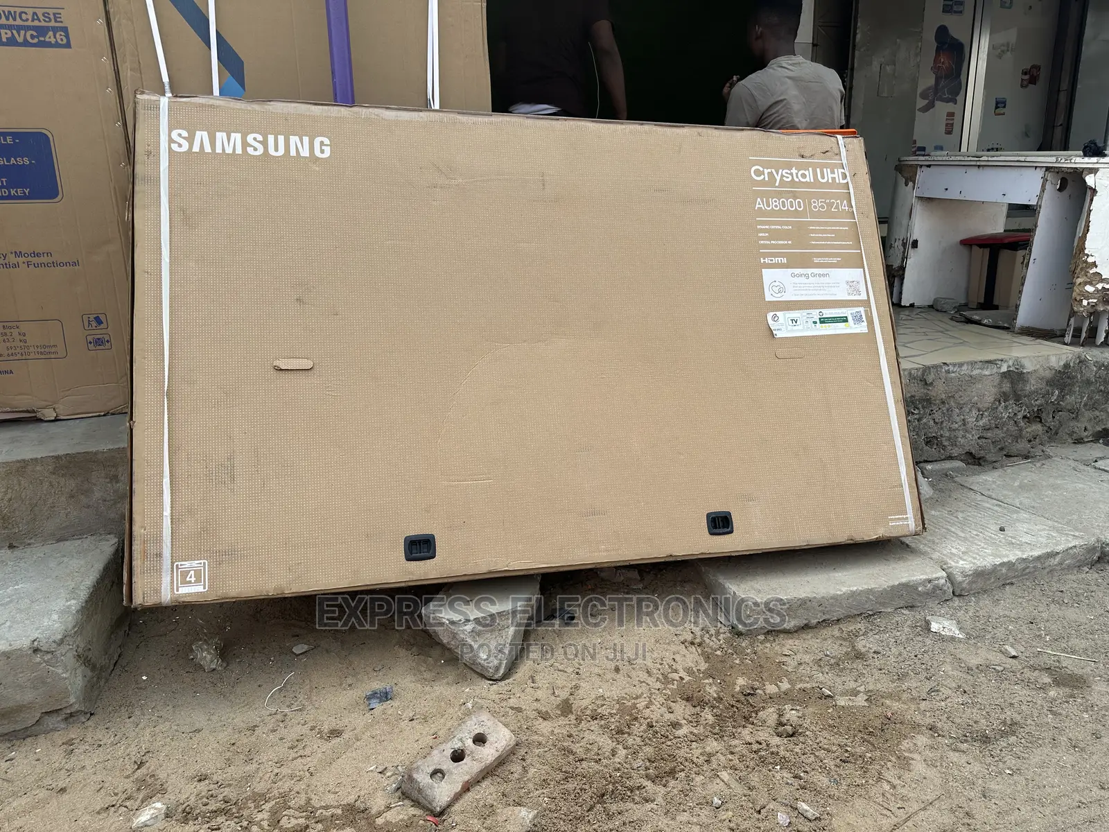 Modern 85”UHD Smart Experience Samsung Au8000 Slim