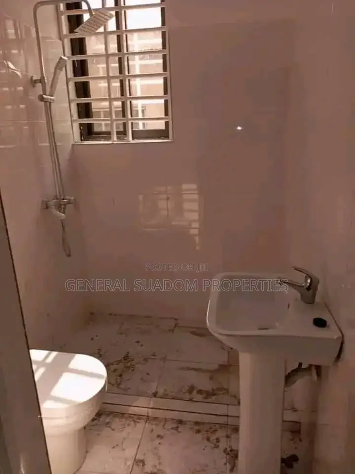 4bdrm Duplex in Suadom Properties, Baatsona Total for rent
