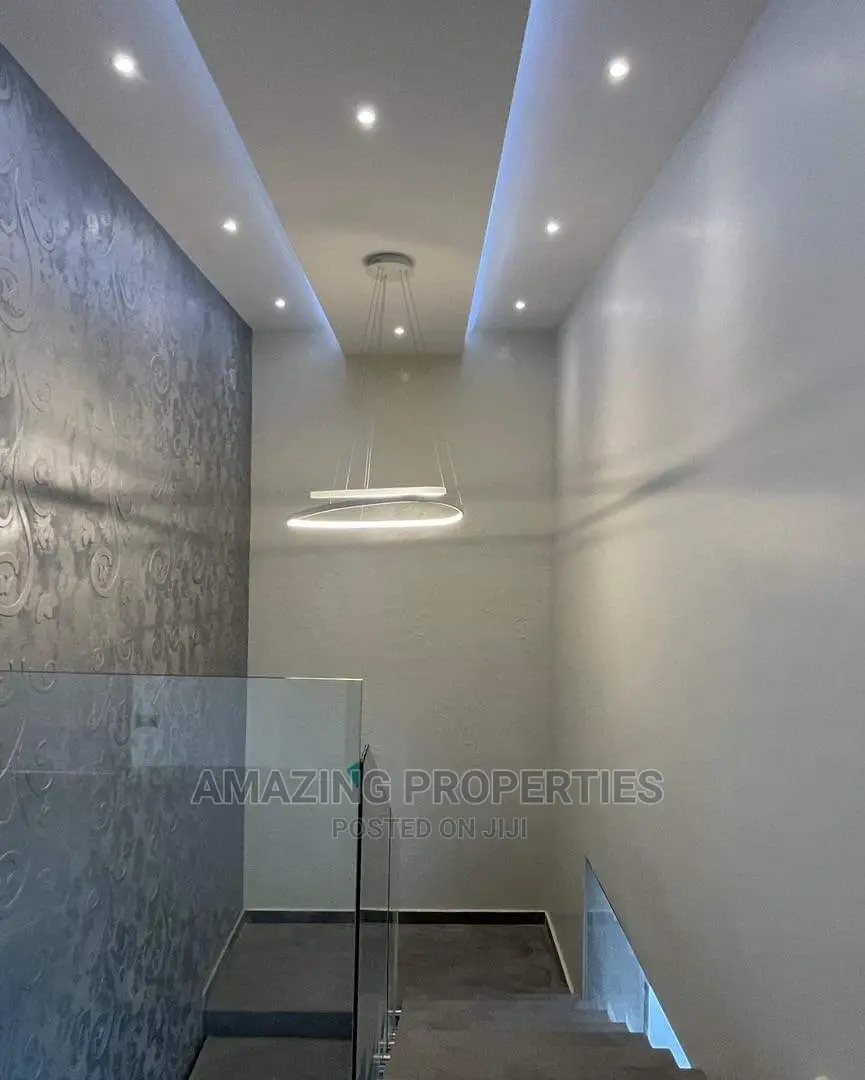 5bdrm House in East Legon for Sale