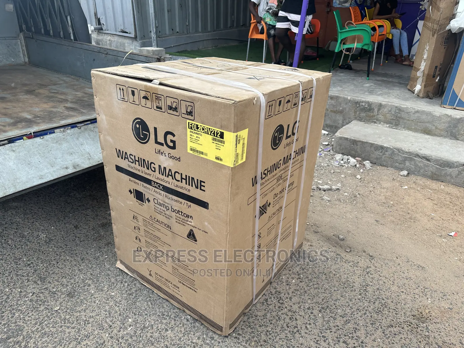 LG F0L9DYP2S Front Load Washing Machine, 15KG - Silver