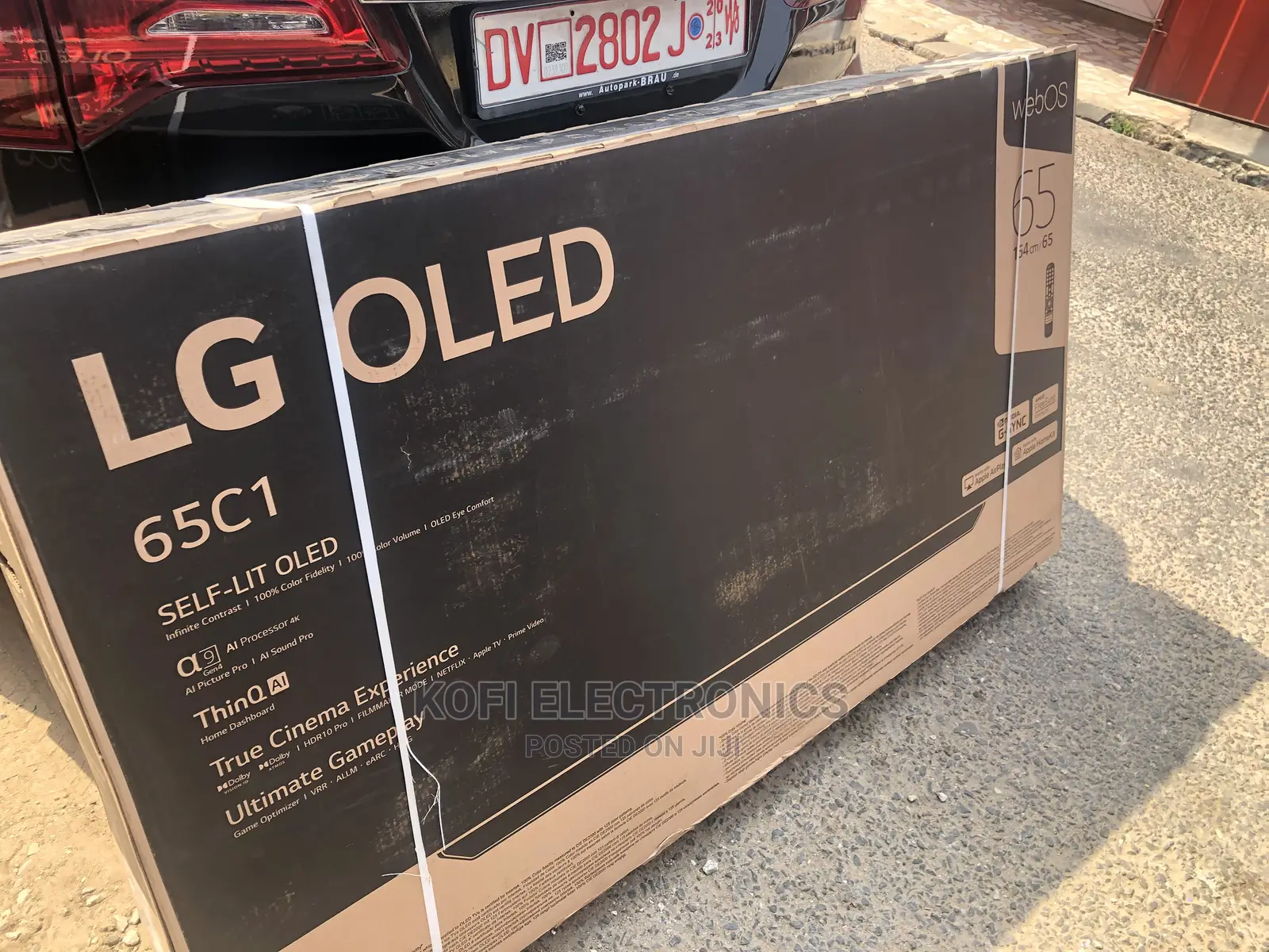 Perfect Black LG OLED TV 65 Inch C1 Series, Self Lighting