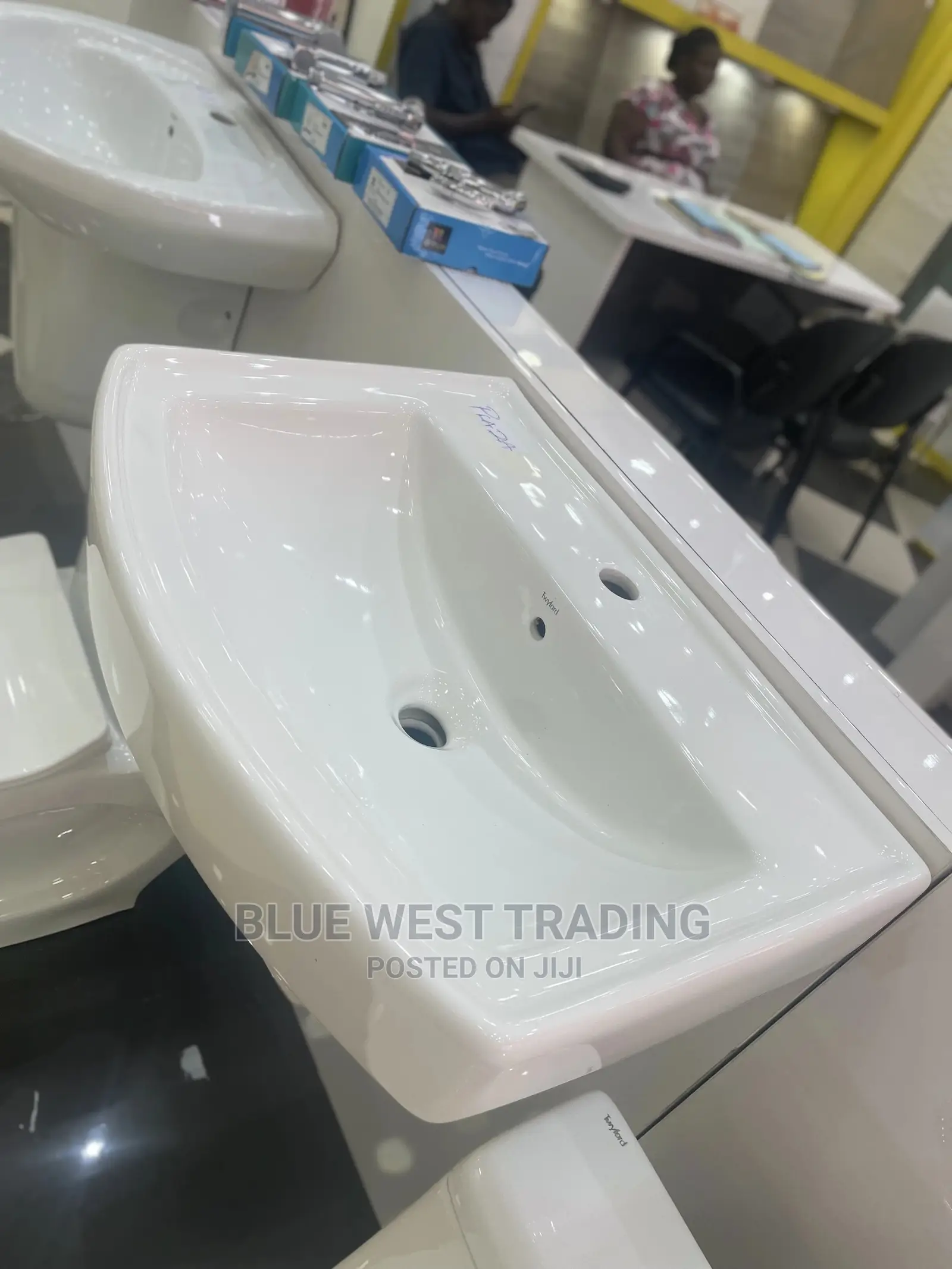 Wall Mount Basin With Pedestal