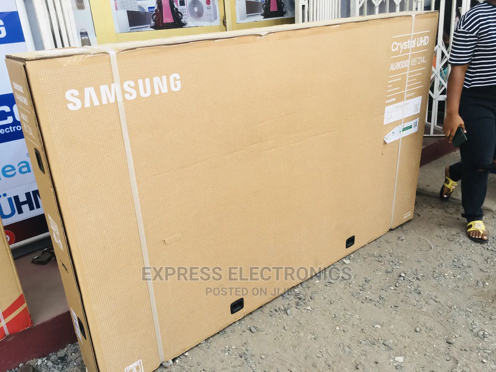 Samsung 85”UHD Smart Au8000