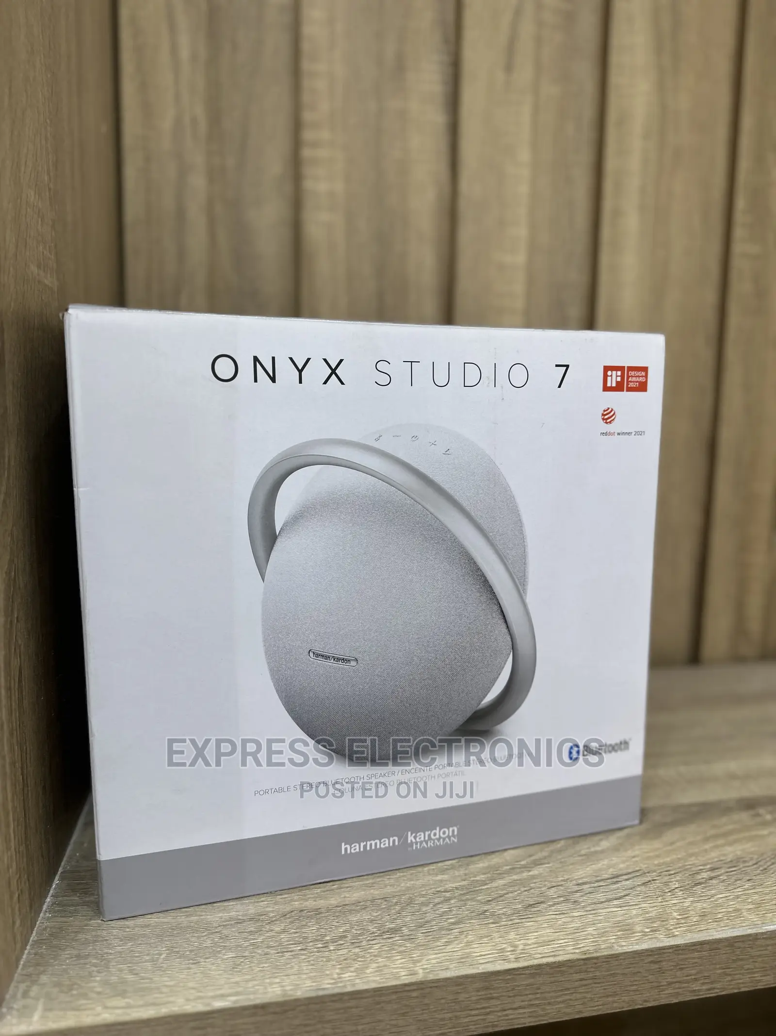 Onyx Studio 7 Grey Speaker  Hot Cake