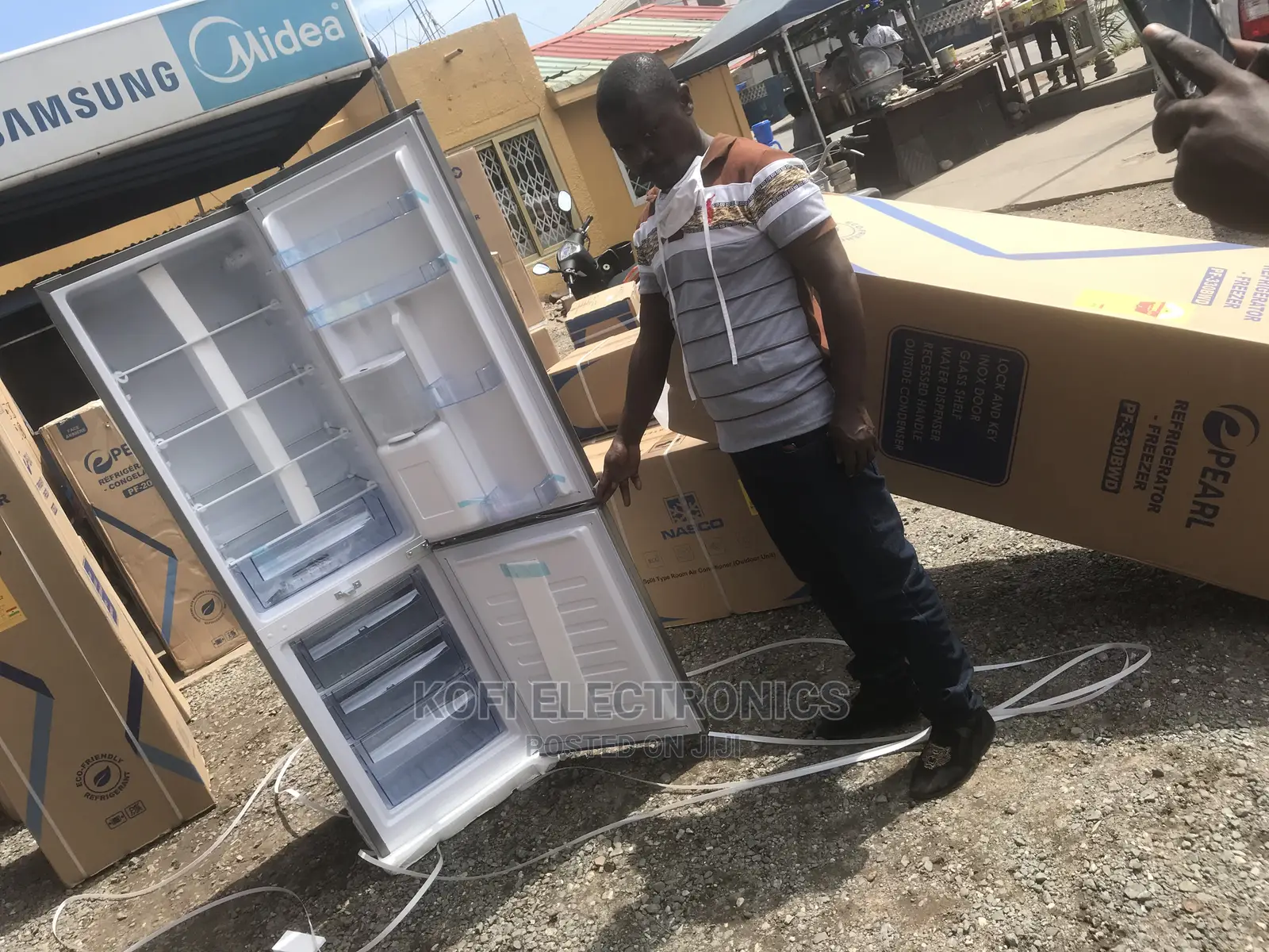 Chic Designed Pearl PF-330BWD Combined Refrigerator 251L