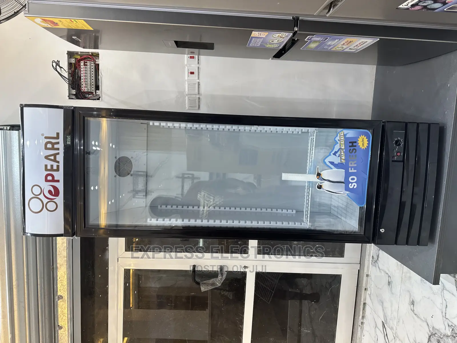 Pearl Switchable Internal Illumina Display Vertical PVC 49