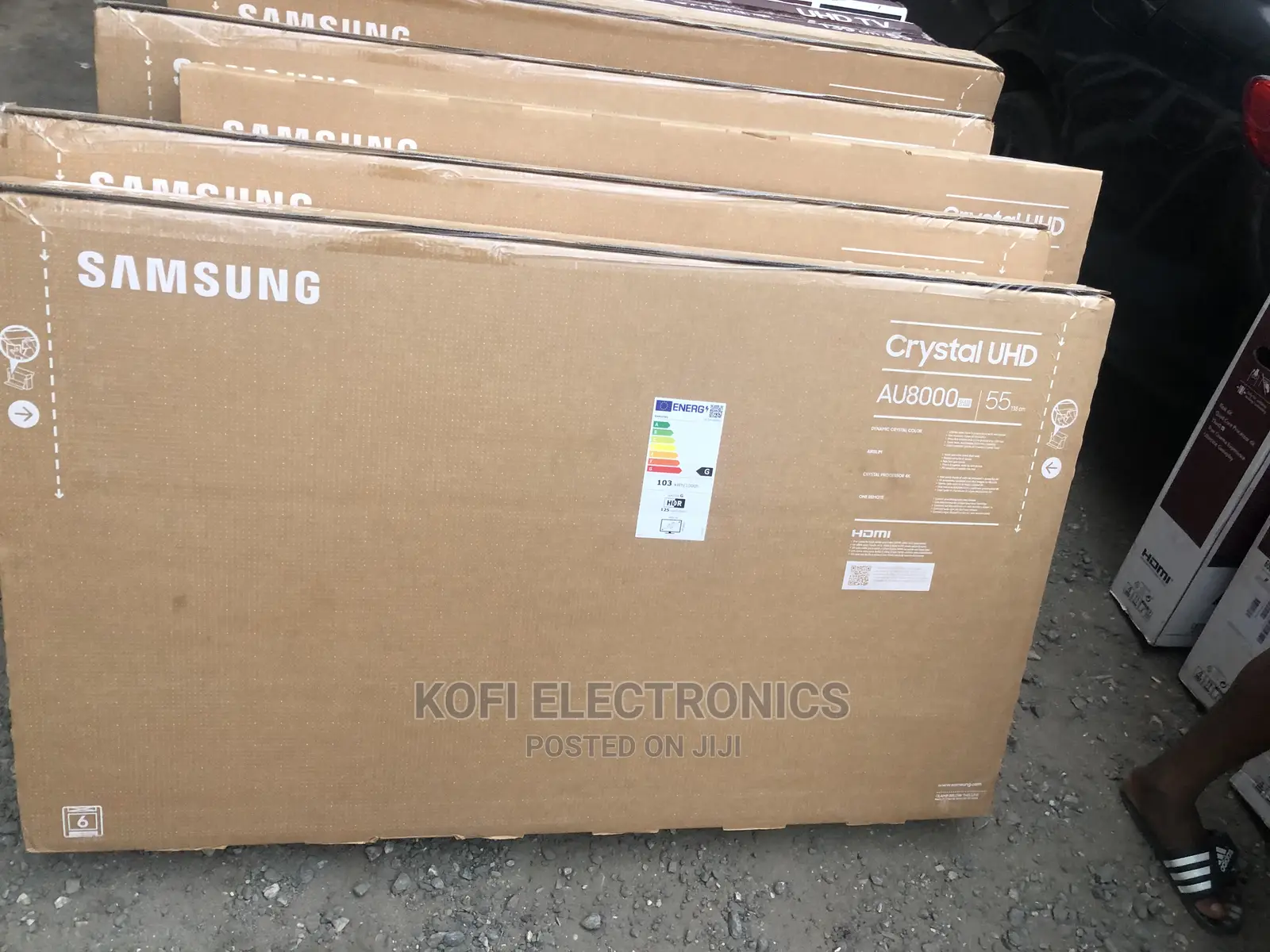 Elegant Samsung 55AU8000 55-Inch Ultra HD Smart LED TV