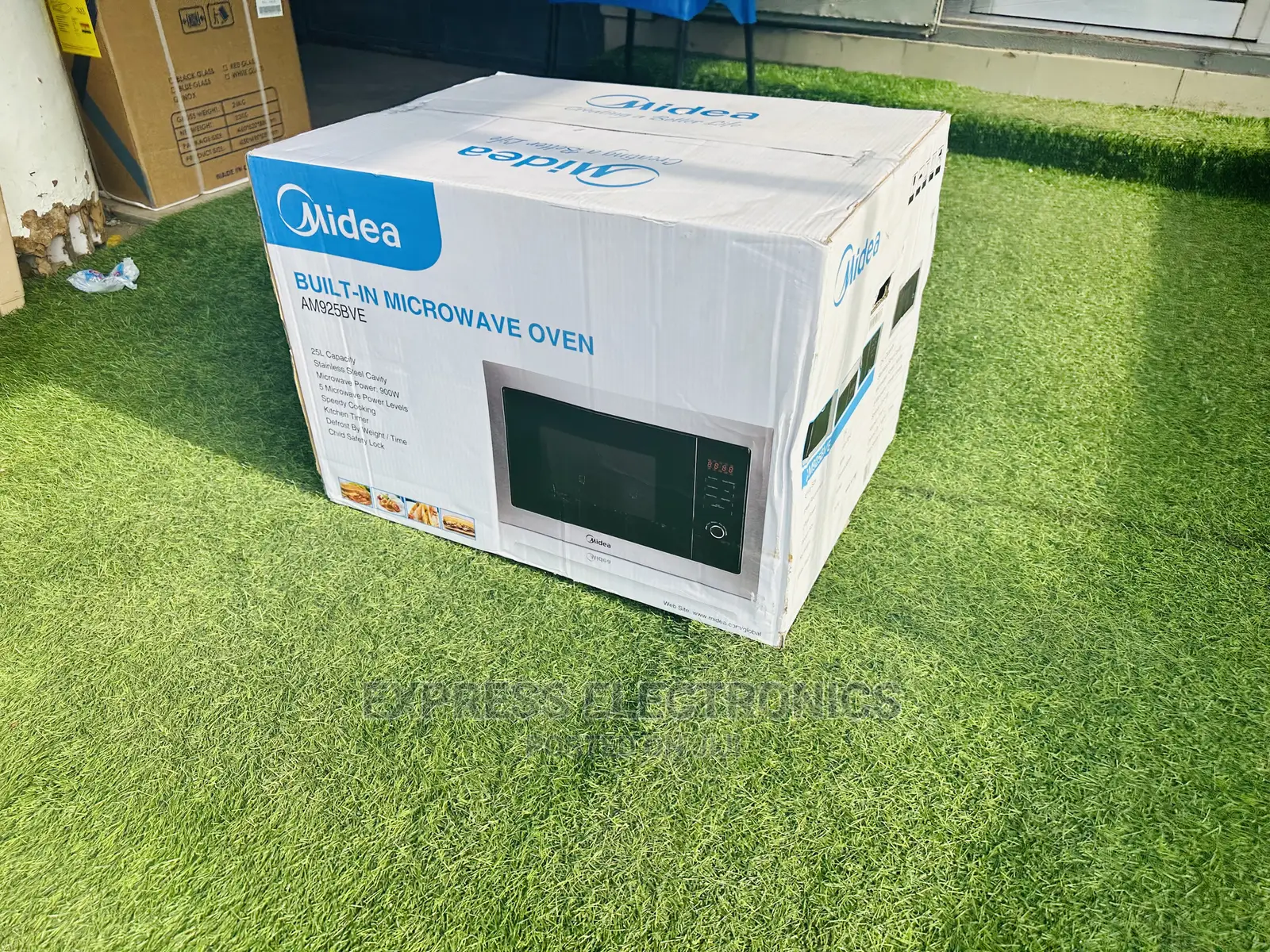 Built in Extreme AM925BVE and Unique Design Midea Microwave