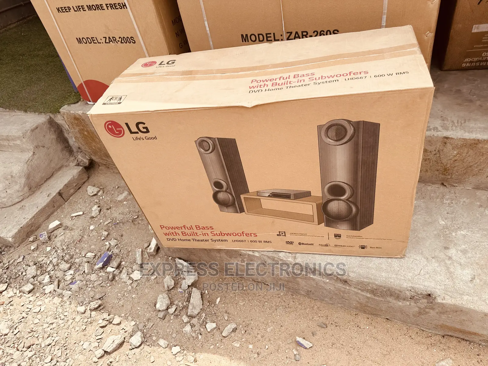 Stunning Resolution 600W DVD Home Theatresystem LHD667T LG