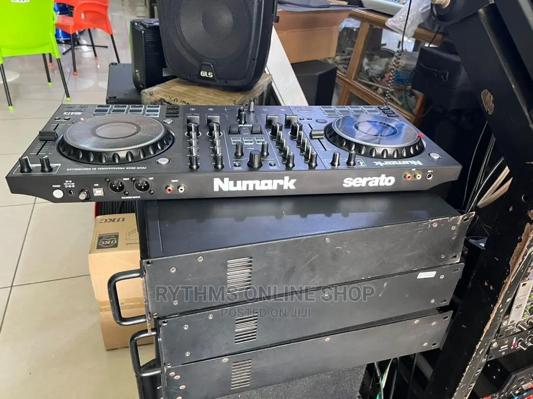 Numark NS4FX DJ Controller