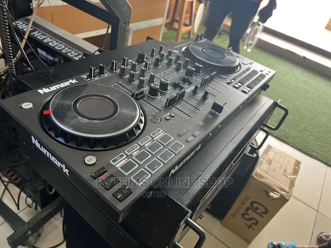 Numark NS4FX DJ Controller