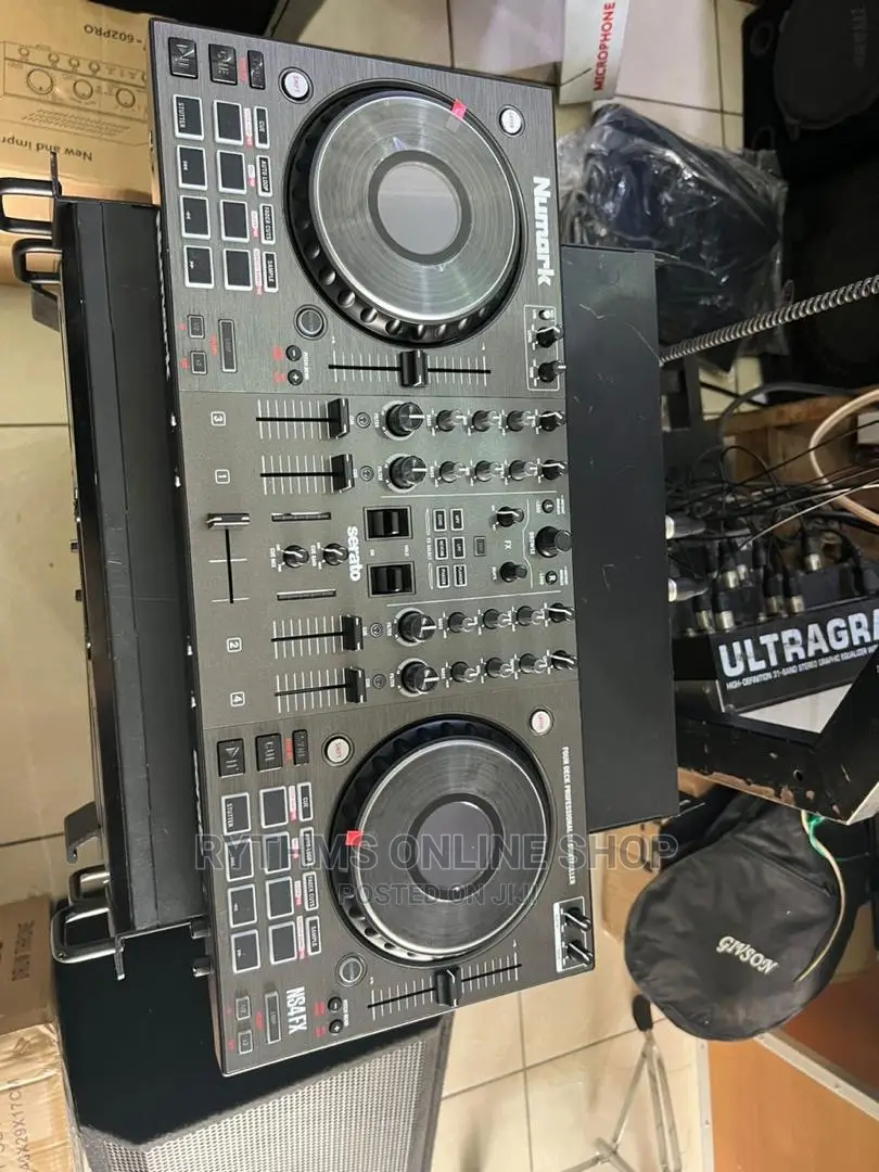 Numark NS4FX DJ Controller