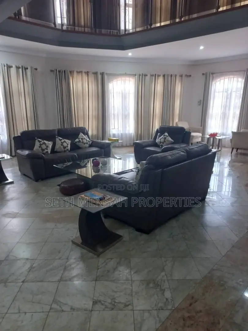 5bdrm Mansion in Adjiriganor for Sale