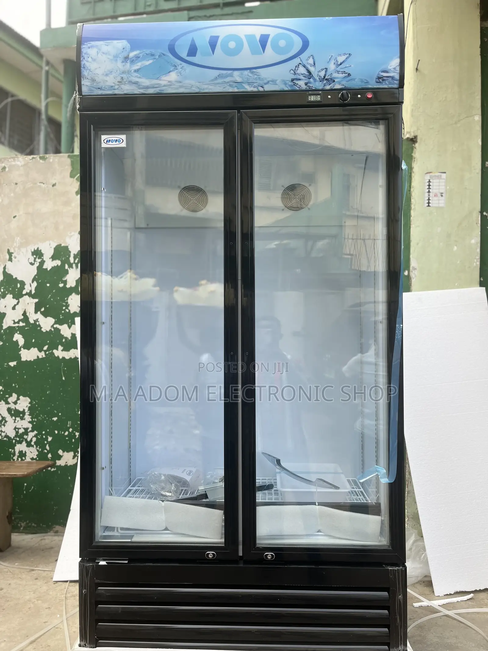 Novo Spacious Showcase Refrigerator 580 Liters