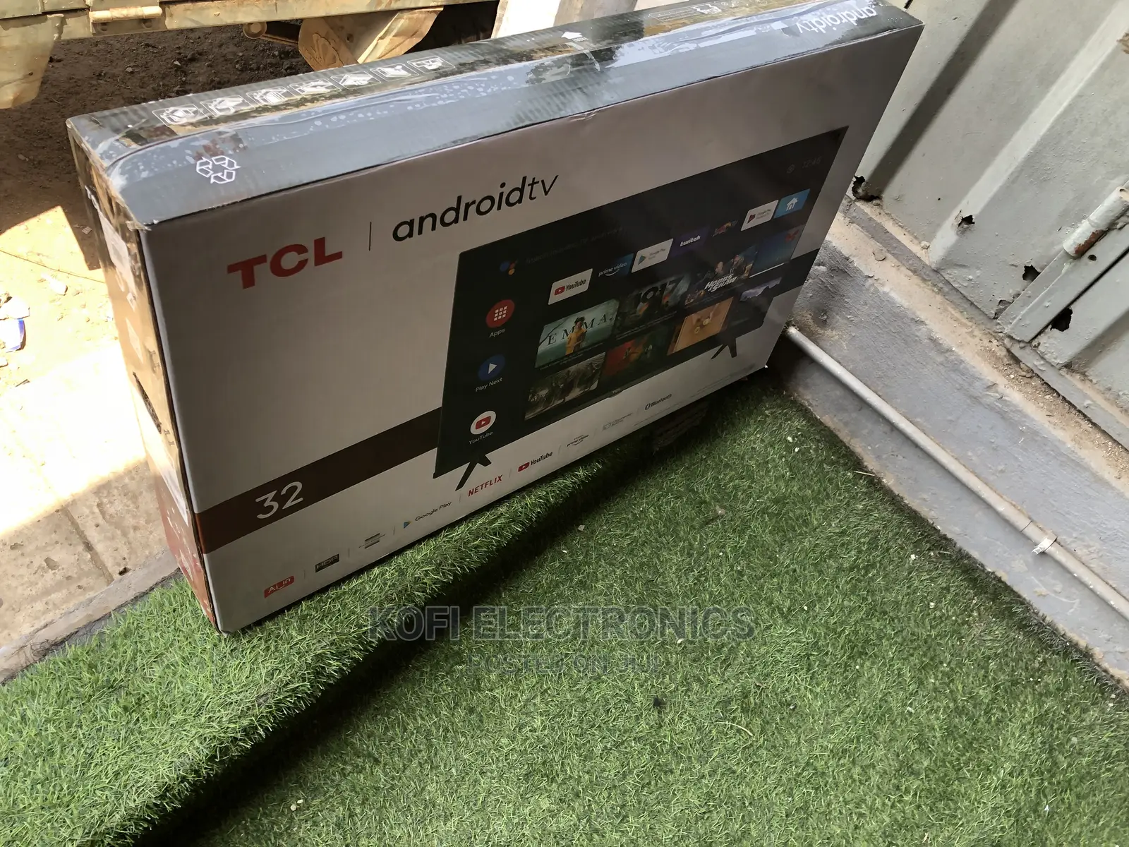 Sleek TCL 32'' 32D3200 Smart Android LED TV